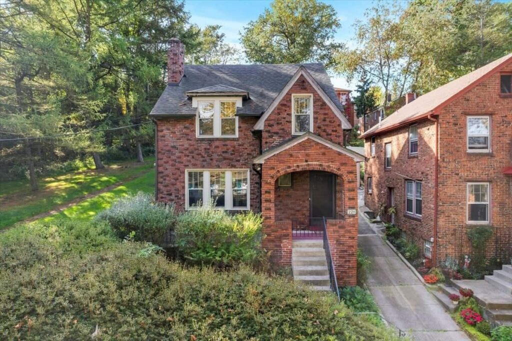 228 oakview ave edgewood pa 15218.jpeg