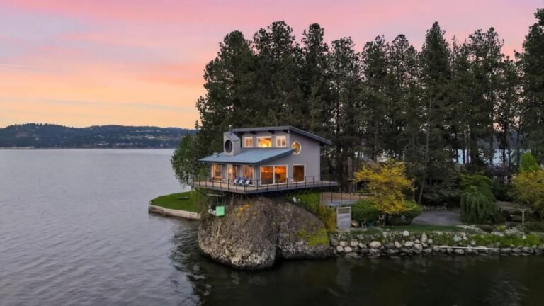 Lake House Perched Atop Giant Rock Feels Like It’s ‘Floating Over the Water’